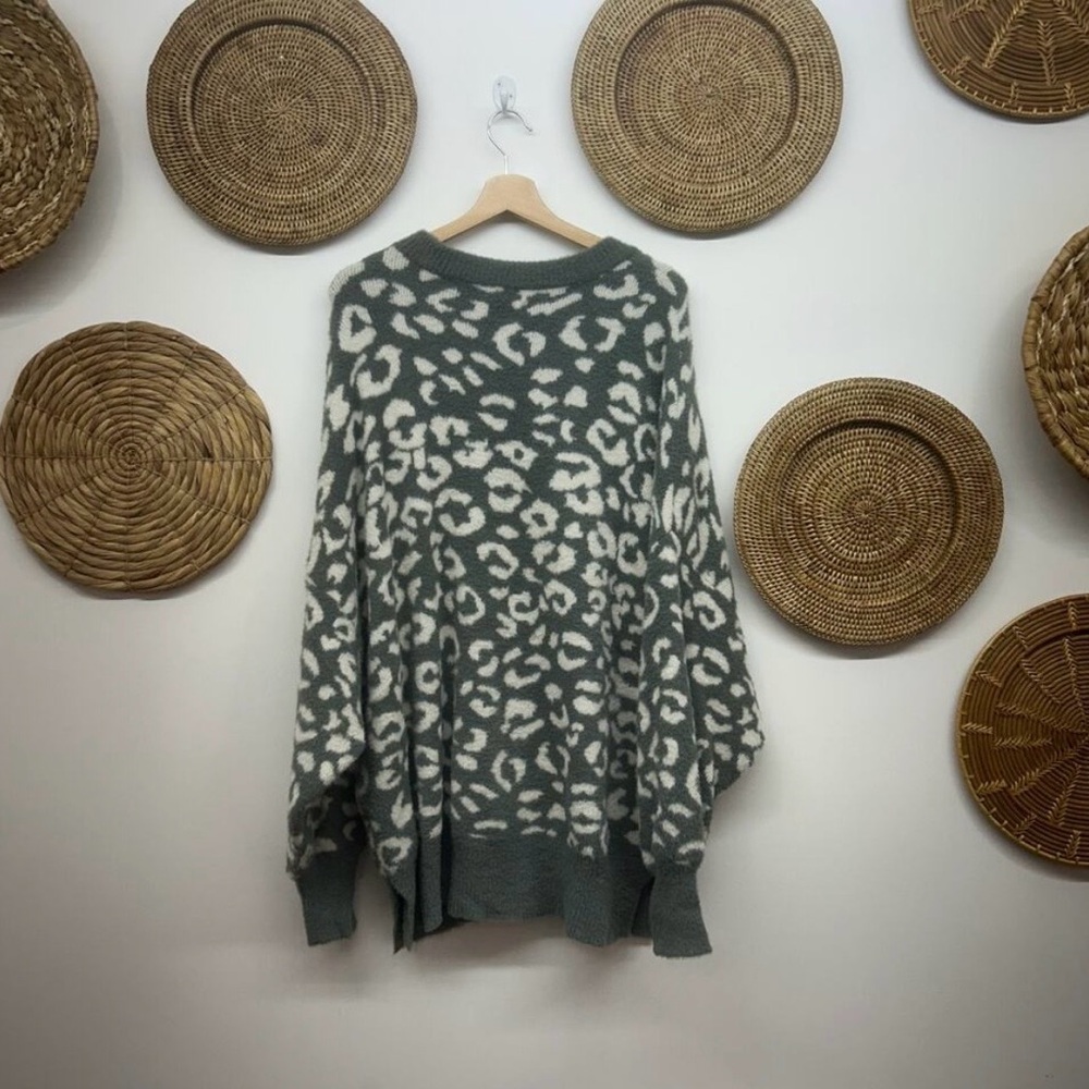 Aerie Green White Animal Leopard Print Soft Fuzzy Knit Oversized Sweater XL